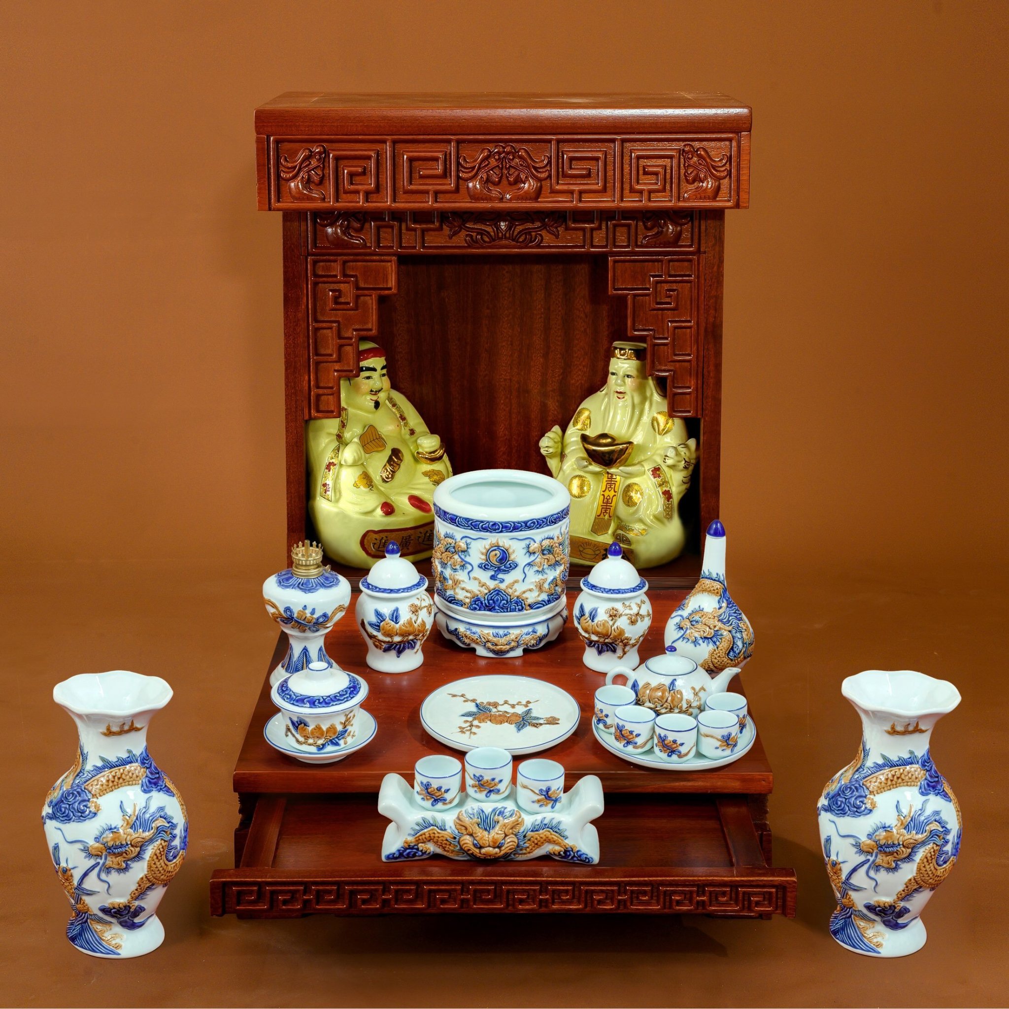 Bộ Đồ Thờ Thần Tài Đất Trắng Rồng Đắp Nổi