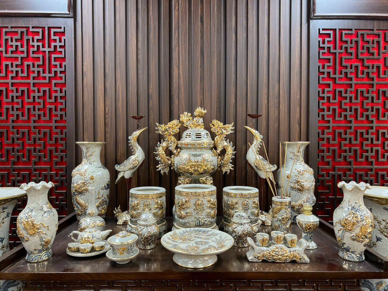 Bộ Ban Thờ Gia Tiên Dạn Nổi vẽ vàng