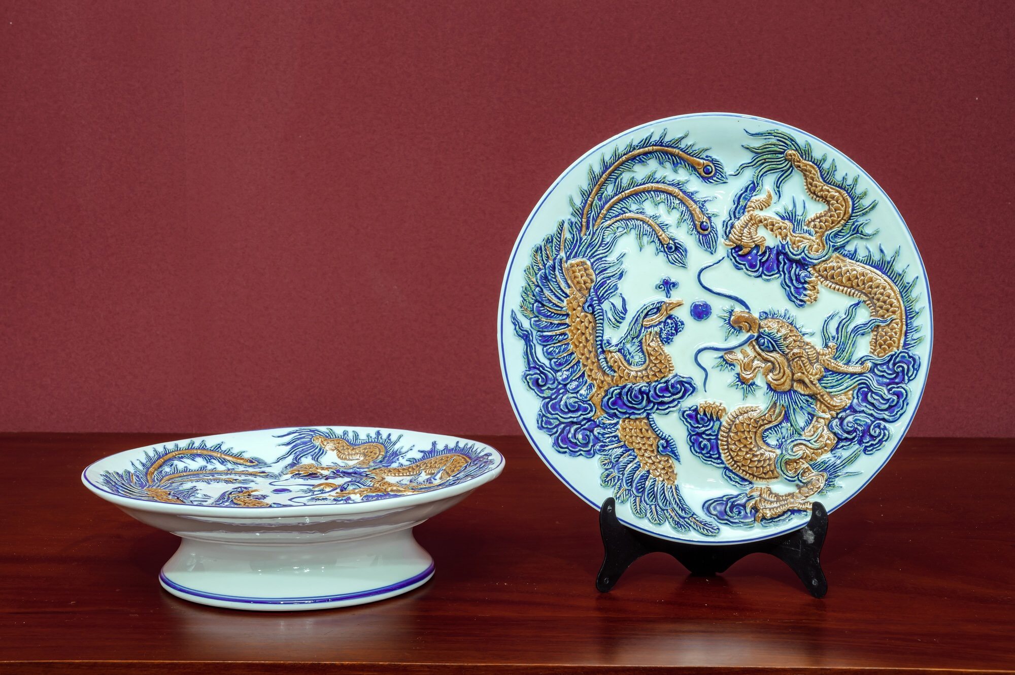 Mâm bồng rồng men đất trắng dạn nổi 25f