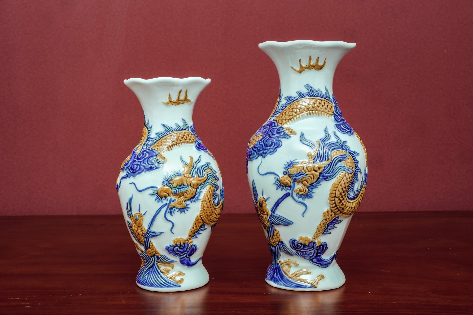 Lọ lượn miệng rồng men đất trắng dạn nổi 30f