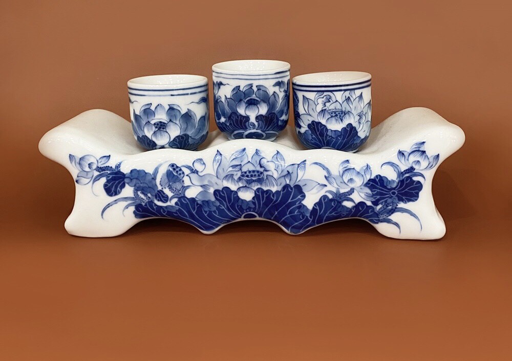 Khay 3 ngai vẽ tay sen Long Loan