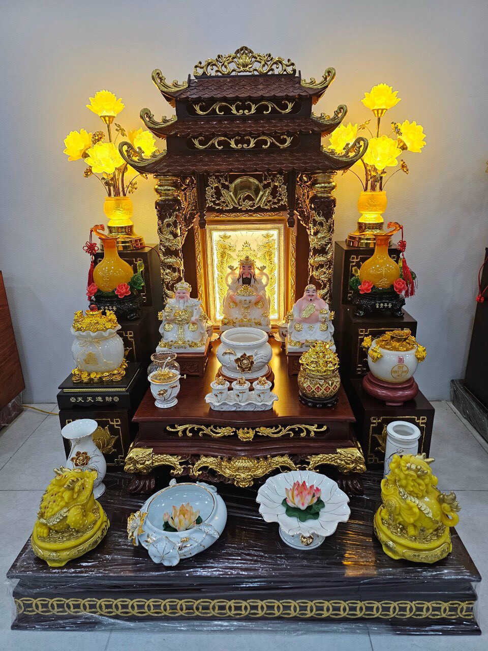 Bộ Ban Thờ Thần Tài men trắng